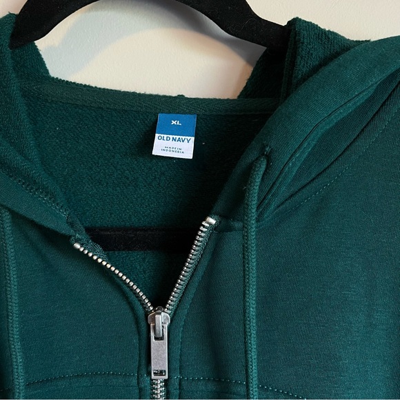 Old Navy cropped zip hoodie - Picture 4 of 5